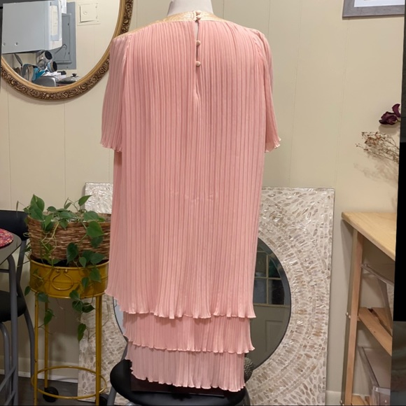 Beautiful Peach Layered Vintage Dress by Barbara Chodos. Size 7/8. - Picture 5 of 5